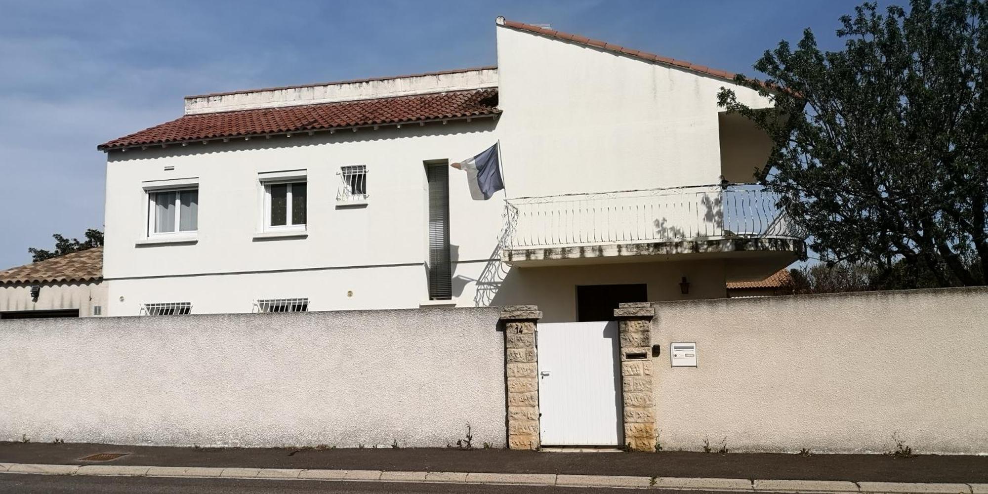 Appartement Dans Villa Avec Piscine Et Jardin Marguerittes Exterior photo