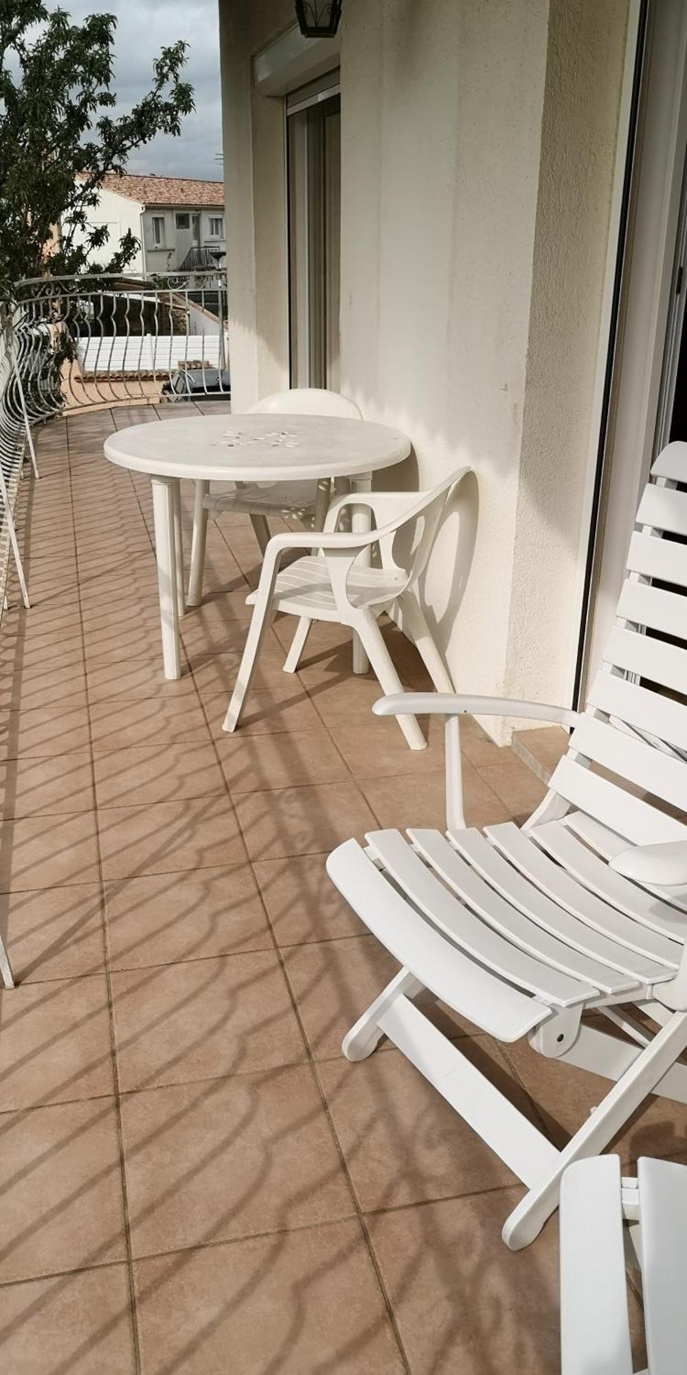 Appartement Dans Villa Avec Piscine Et Jardin Marguerittes Exterior photo