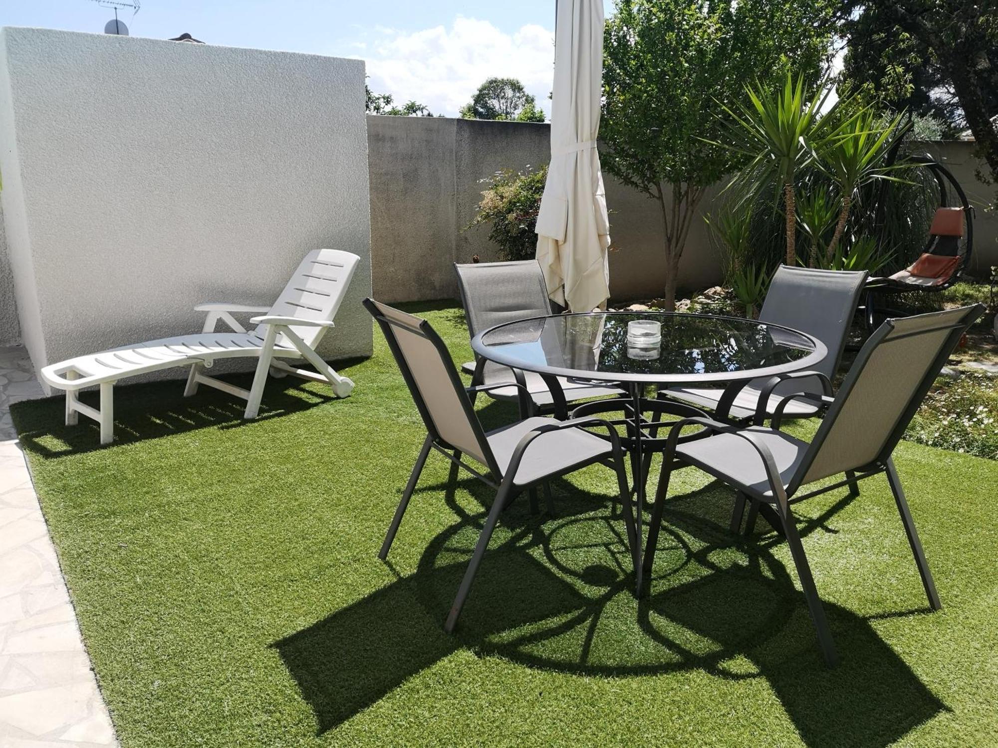 Appartement Dans Villa Avec Piscine Et Jardin Marguerittes Exterior photo
